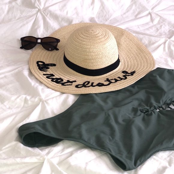 “Do not Disturb” floppy Sun Hat - Picture 2 of 5